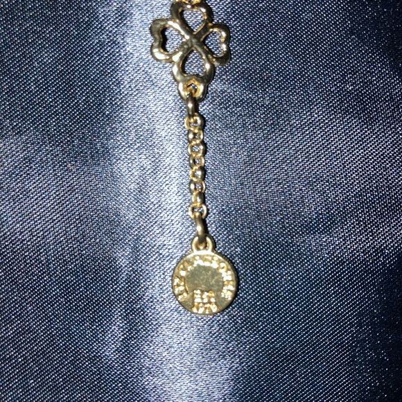 Liz Claiborne Signed shamrock Pave bracelet!☘️ - Picture 7 of 7